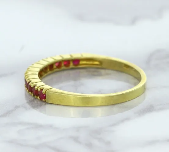 0.35ctw Round Ruby Ring in 18K Yellow Gold