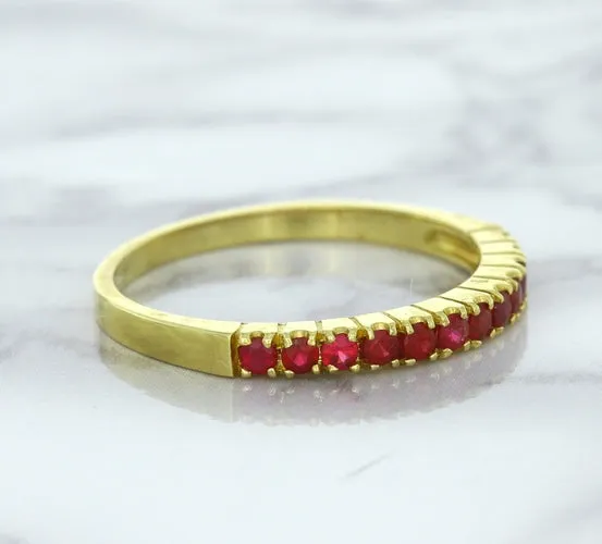 0.35ctw Round Ruby Ring in 18K Yellow Gold