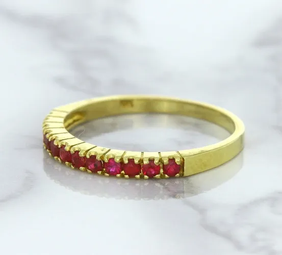 0.35ctw Round Ruby Ring in 18K Yellow Gold