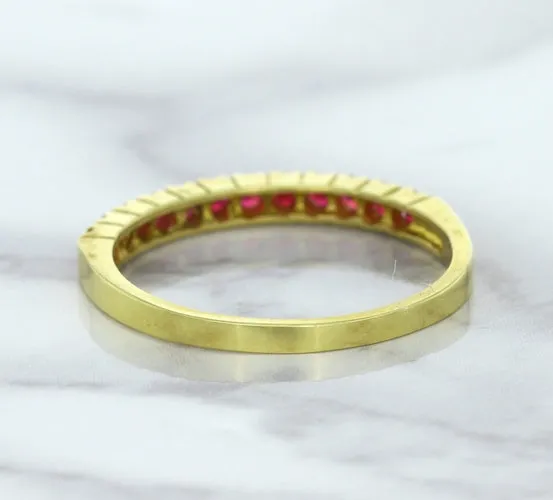 0.35ctw Round Ruby Ring in 18K Yellow Gold