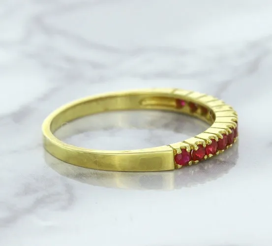 0.35ctw Round Ruby Ring in 18K Yellow Gold