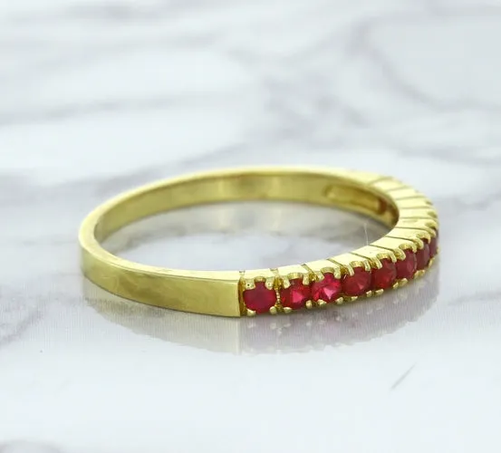 0.35ctw Round Ruby Ring in 18K Yellow Gold