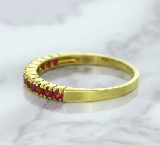 0.35ctw Round Ruby Ring in 18K Yellow Gold