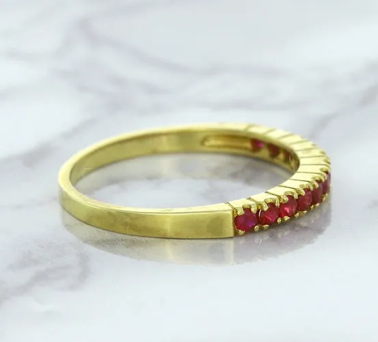 0.35ctw Round Ruby Ring in 18K Yellow Gold