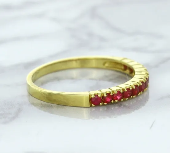 0.35ctw Round Ruby Ring in 18K Yellow Gold
