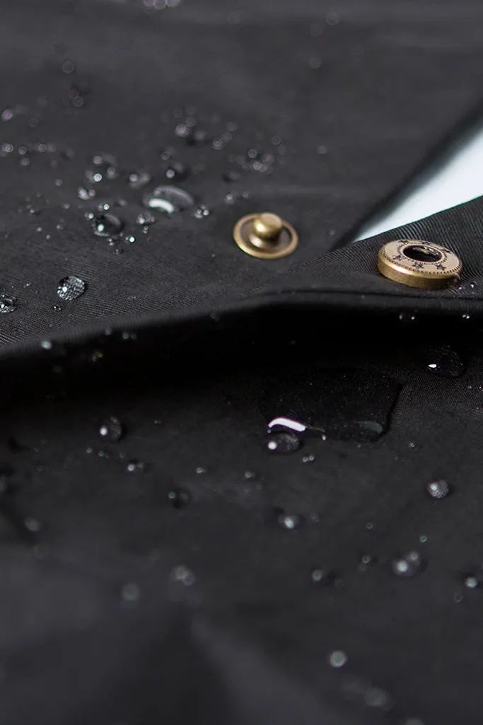 BUTTON RAIN HOOD