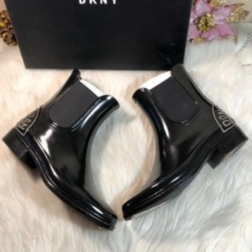 DKNY Women's Marsha Rubber Boots 6