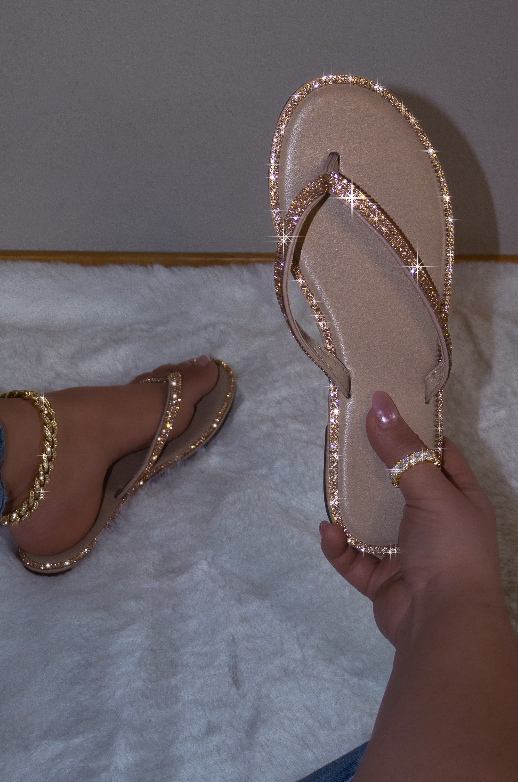 Haiti - Women's Non-Slip Flip Flops, Thong Flat Sandals Rhinestone Detailing & Rounded Toe, Lightweight & Comfortable for Everyday Wear