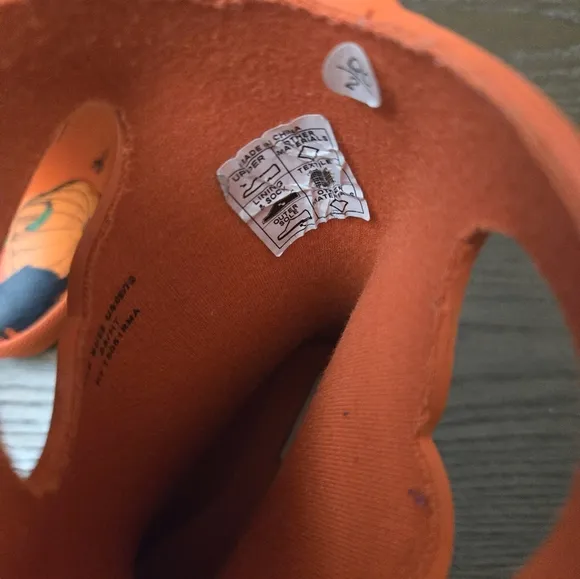 Hunter Limited Edition Kids Classic Pull On Rain Boot Size 5 Peter Rabbit Orange