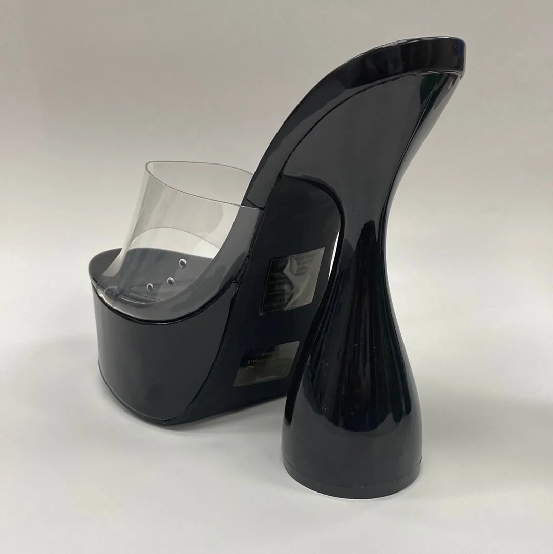 INJI cape Robin sandals