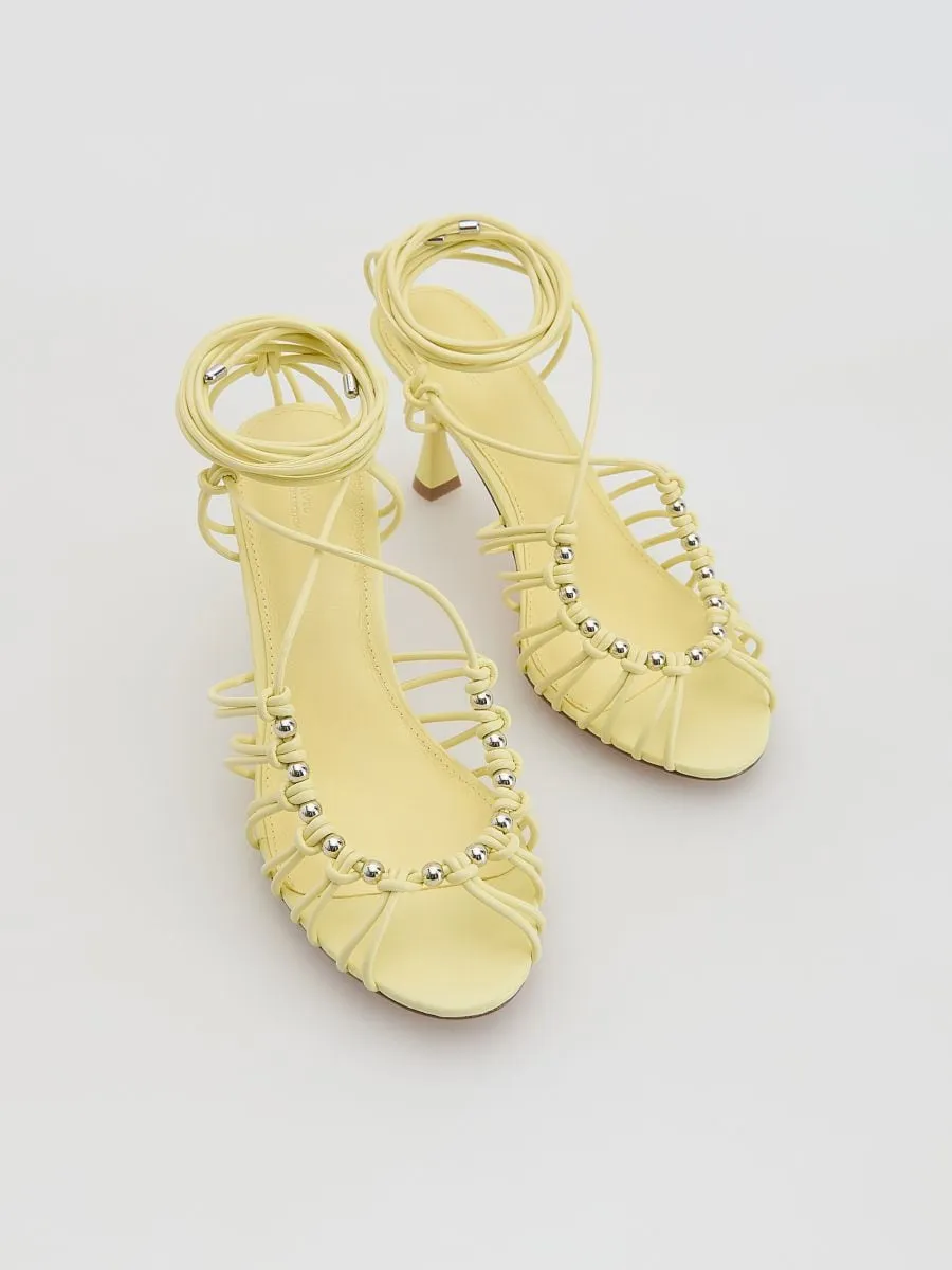 LADIES` STRAPPY SANDALS