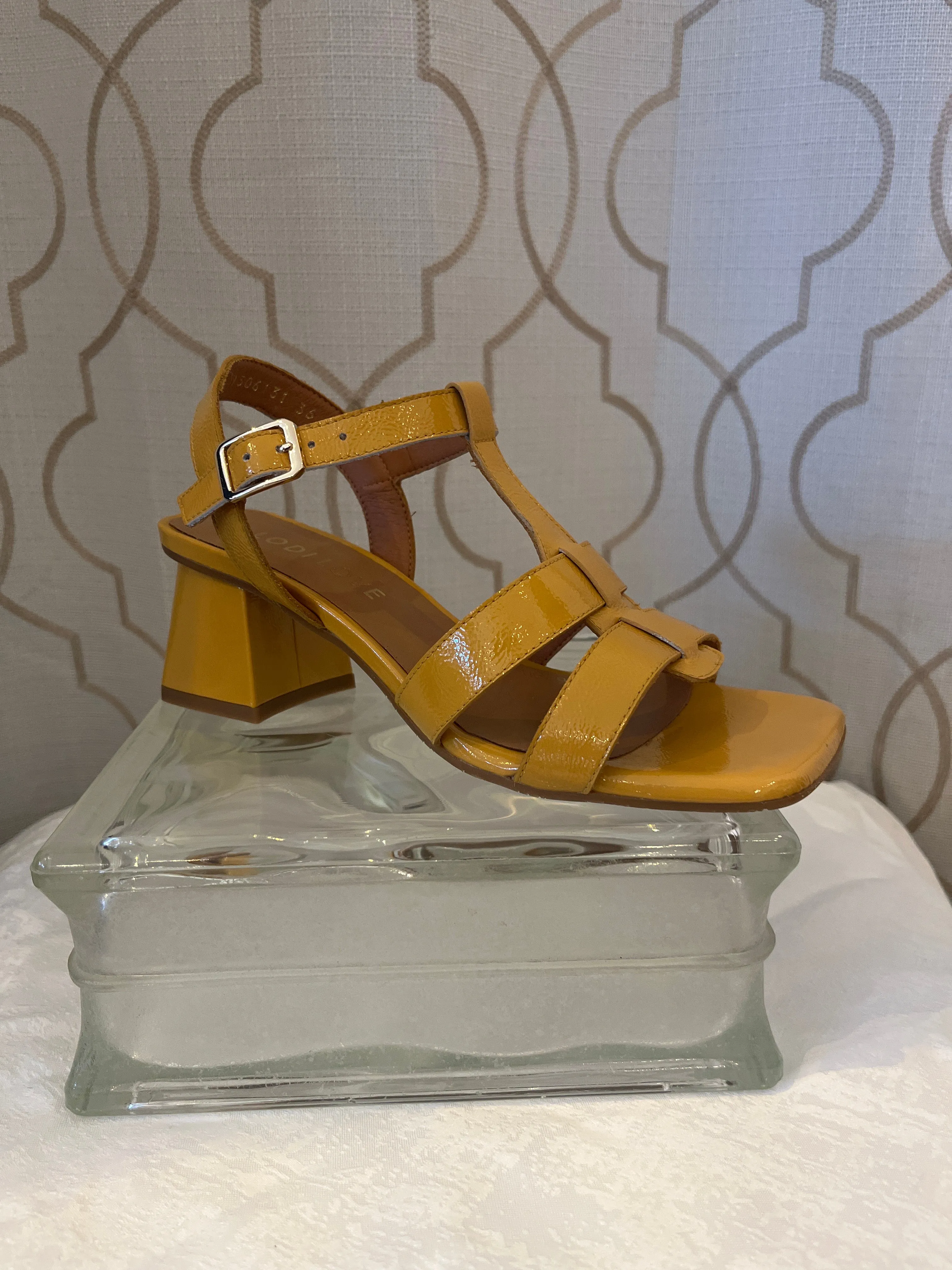 LODILOVE MIL5214-GO YELLOW PATENT STRAPPY SANDAL
