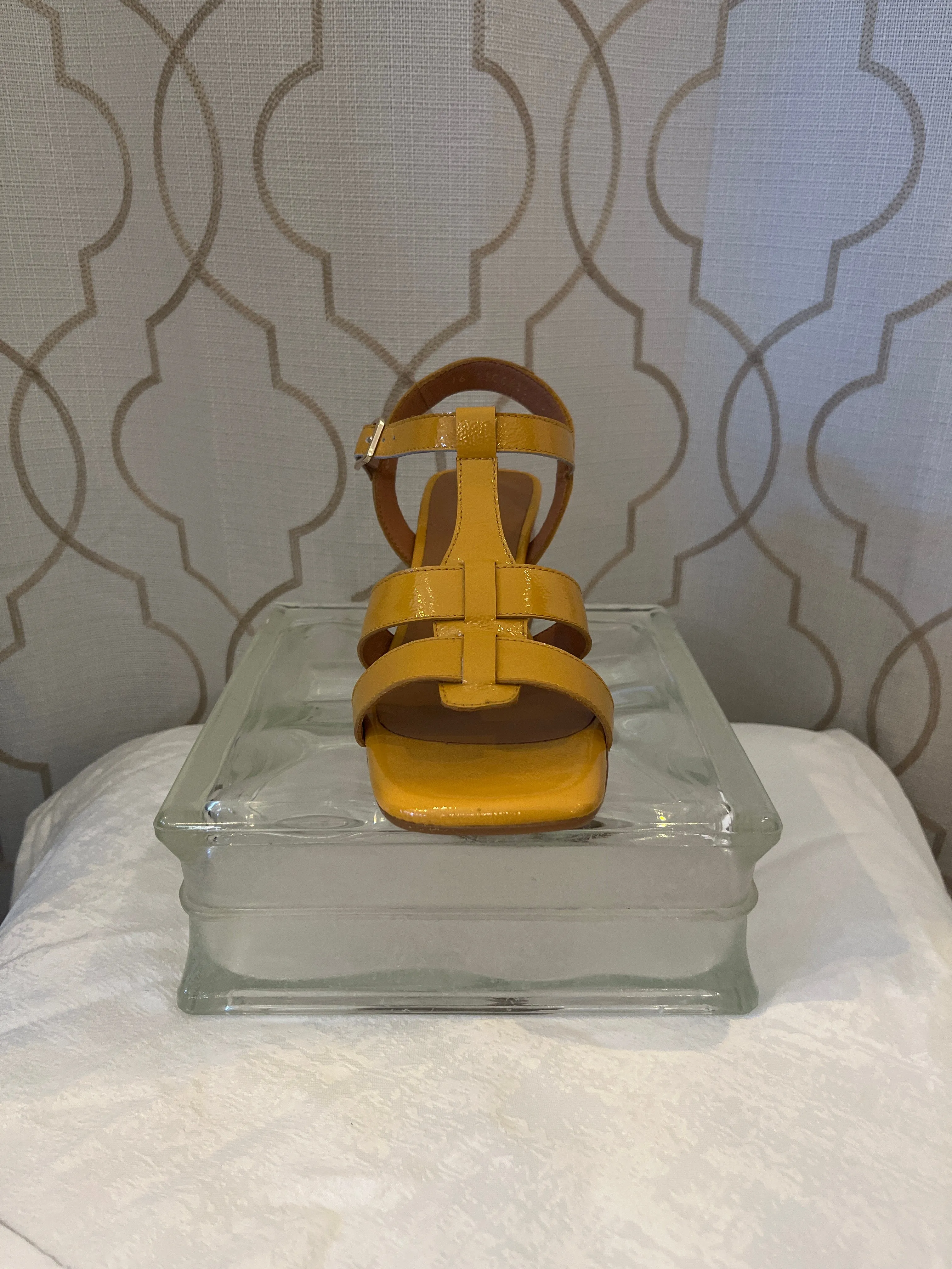 LODILOVE MIL5214-GO YELLOW PATENT STRAPPY SANDAL