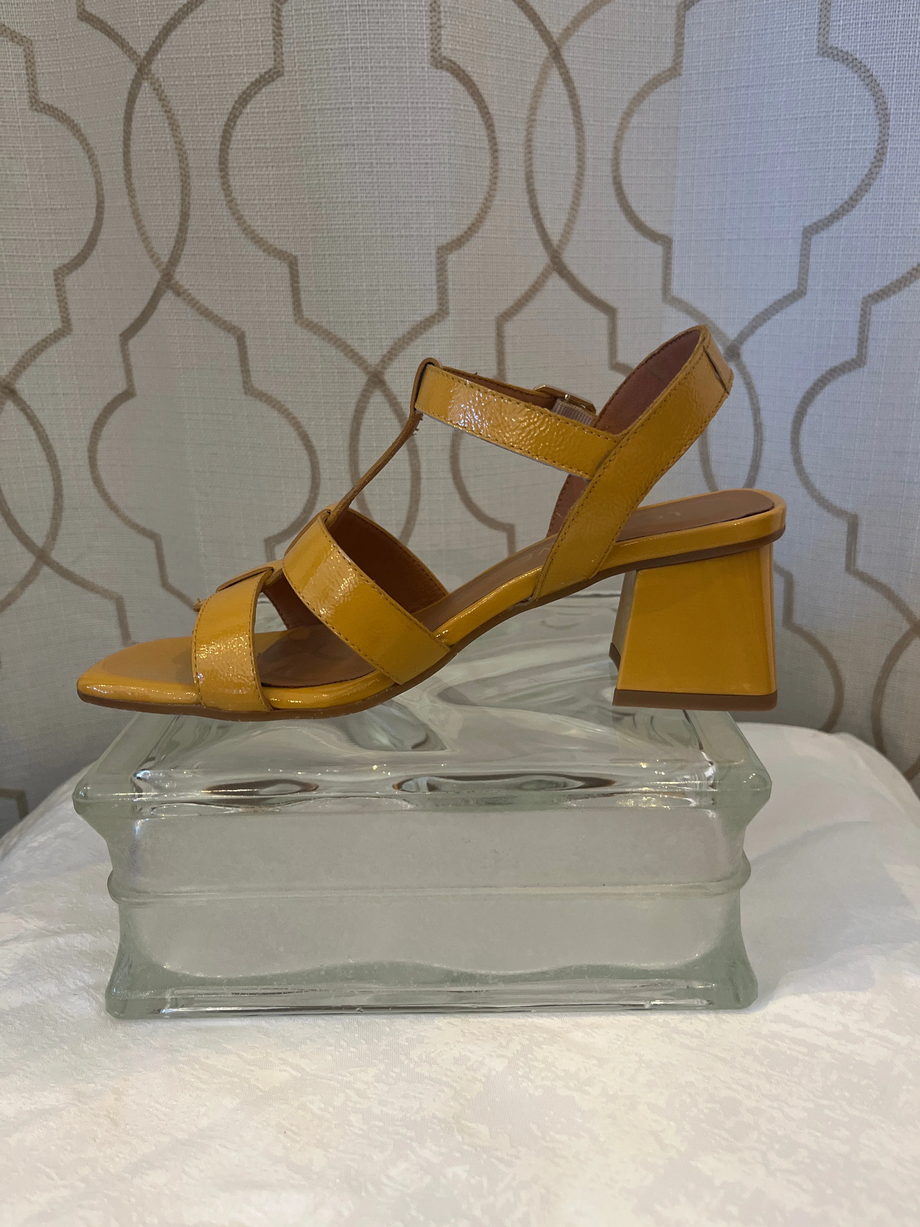 LODILOVE MIL5214-GO YELLOW PATENT STRAPPY SANDAL