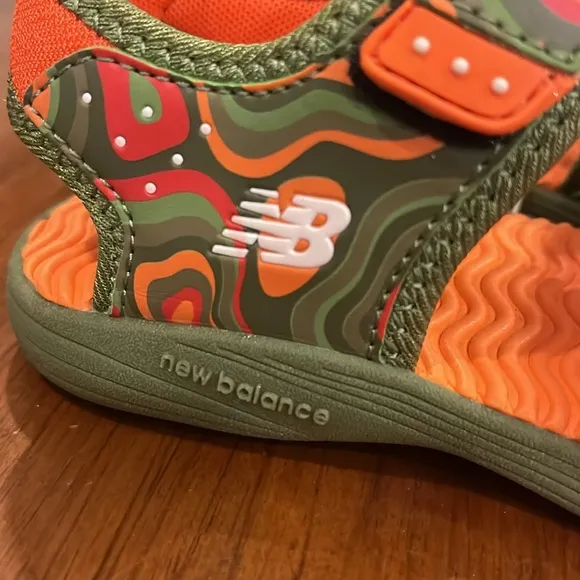 New Balance Kids Poolside Sandal shoes new camo Size 12 Toddlers boys girls
