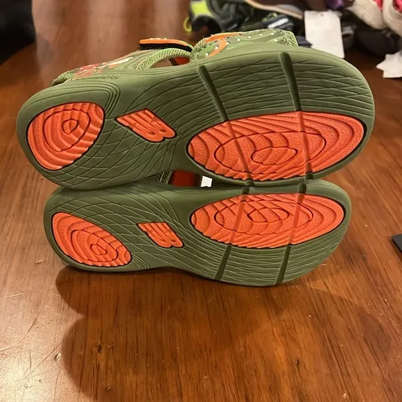 New Balance Kids Poolside Sandal shoes new camo Size 12 Toddlers boys girls