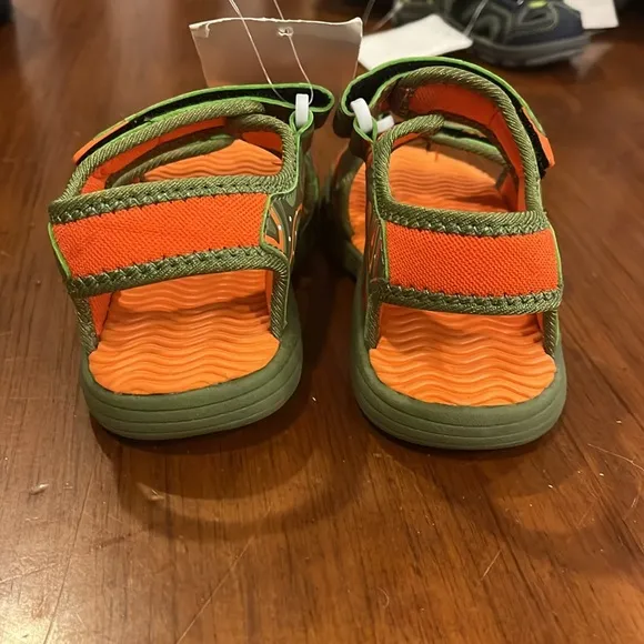 New Balance Kids Poolside Sandal shoes new camo Size 12 Toddlers boys girls