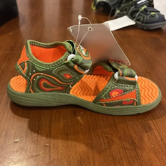 New Balance Kids Poolside Sandal shoes new camo Size 12 Toddlers boys girls