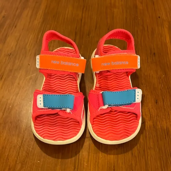 New Balance Kids Poolside Sandal shoes new Size 12 Toddlers Girls
