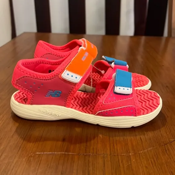 New Balance Kids Poolside Sandal shoes new Size 12 Toddlers Girls