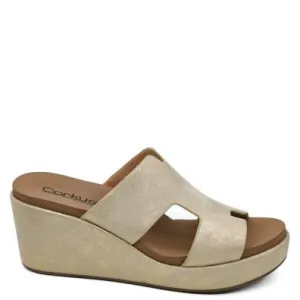 Pucker Up Wedge - Gold Metallic