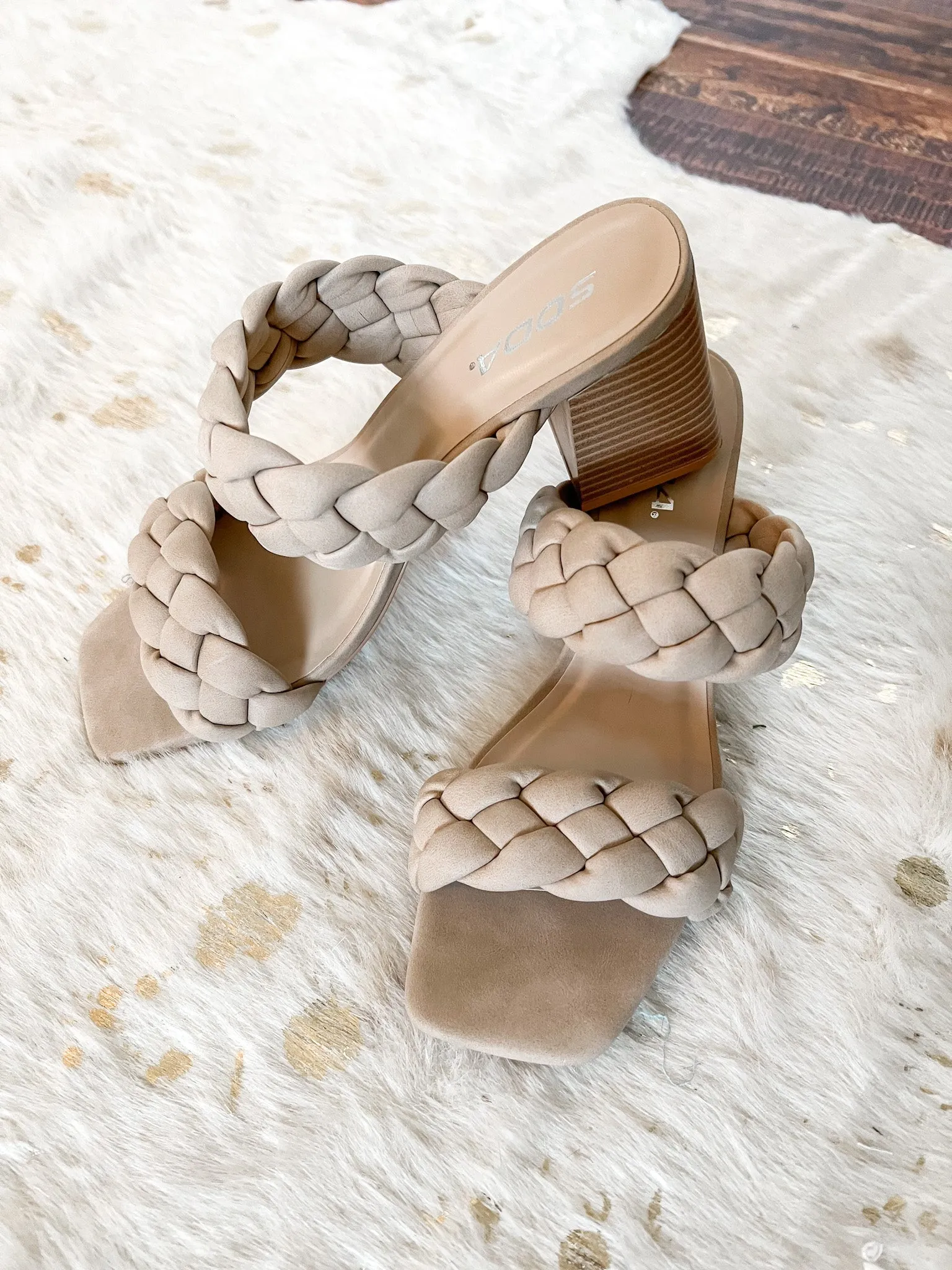 RUE OPEN TOE CASUAL SANDAL ~ TAUPE