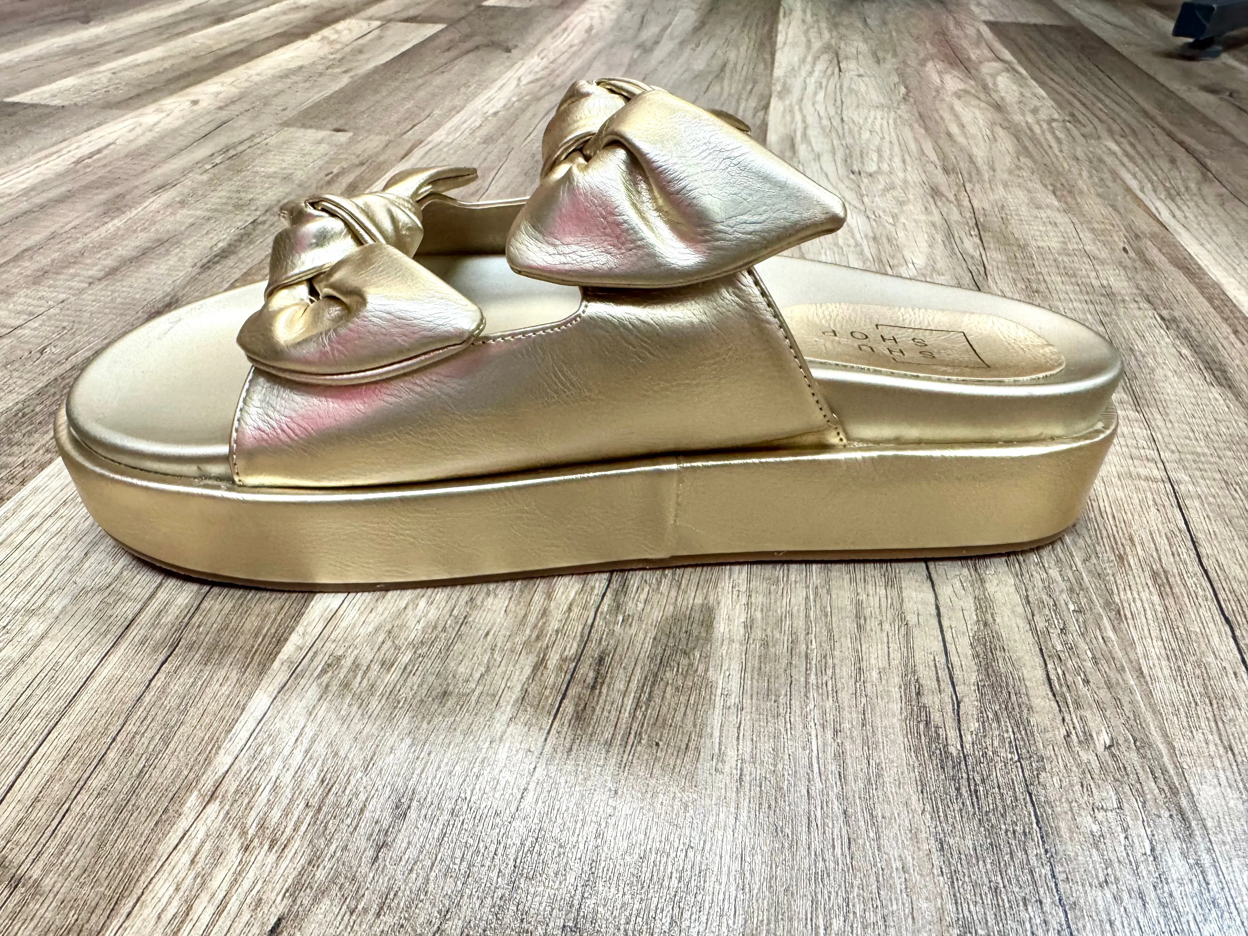 Shu Shop-KIKI: Gold