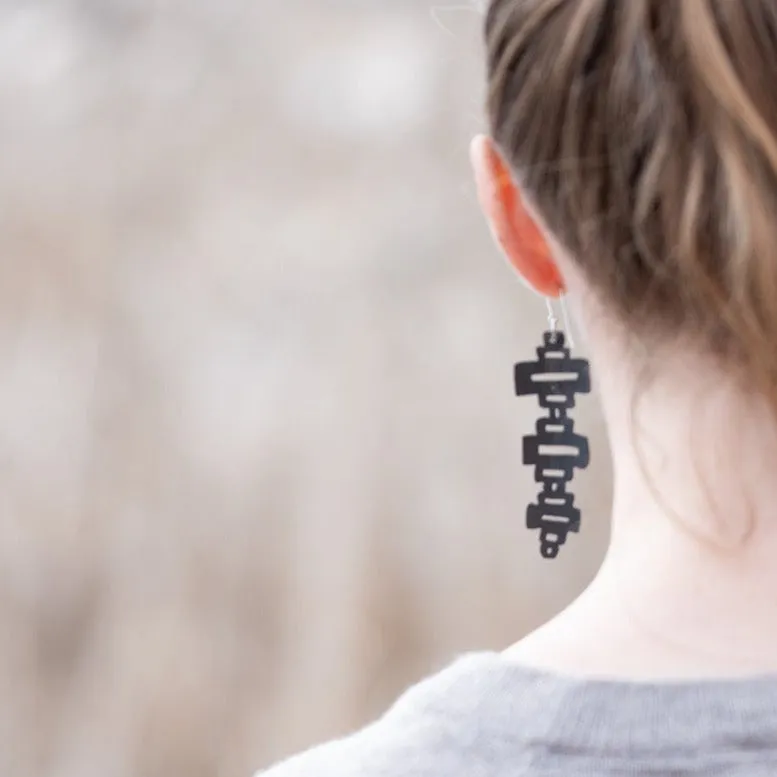 wcc long rubber earring